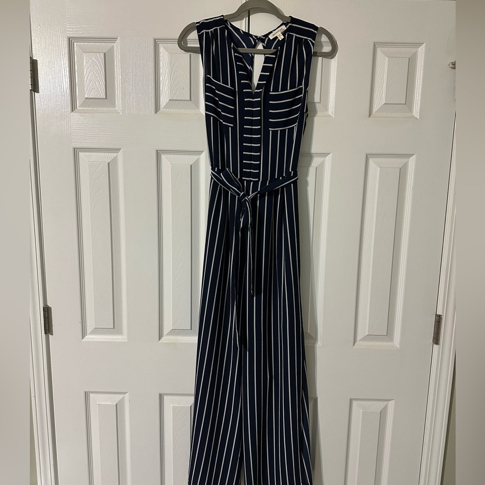 Monteau Women’s Navy Striped Sleeveless Pantsuit size L but fits like medium